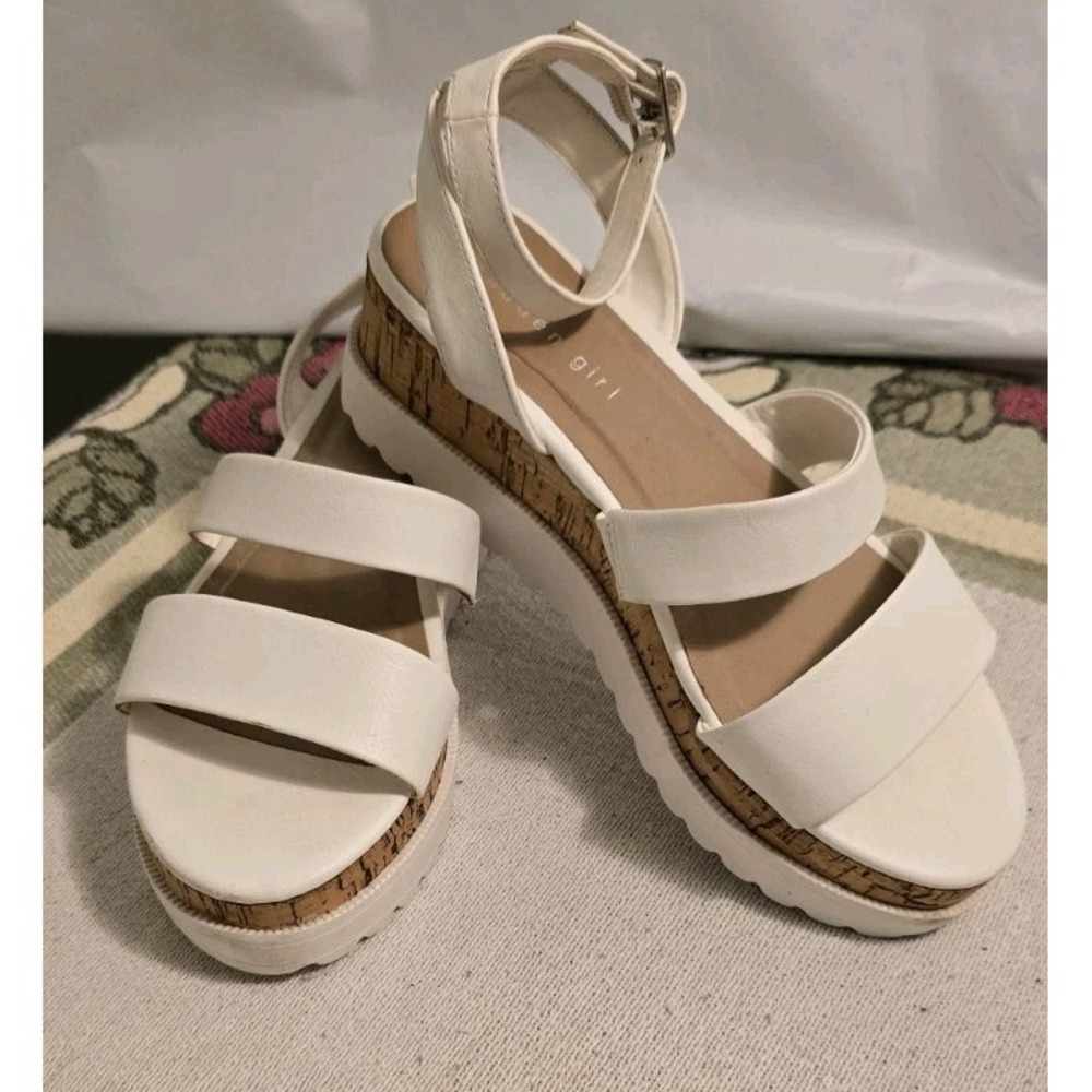 Madden Girl Women's Shoes Wedged Sandals, White, Size 8‎
